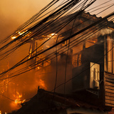 【夢占い】火事の夢の意味と心理55選！山火事・焼け跡・近所・ボヤ・台所