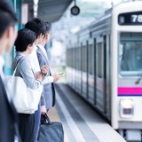 【夢占い】電車の夢の意味67選！乗る・止まる・旅行・忘れ物・遅延