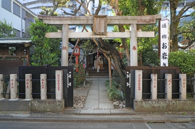 2. 於岩稲荷田宮神社