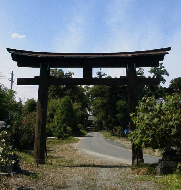 村屋神社の一の鳥居