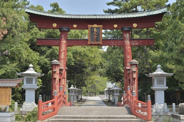 13. 氣比神宮